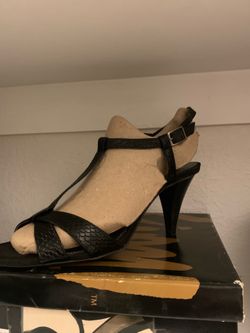 Ladies shoes