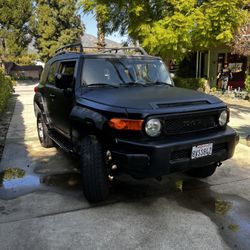 2007 FJ Toyota Mat Black With Yellow Accent Interior