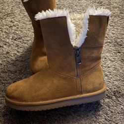 Size 8 Ugg Boots (Brand New)