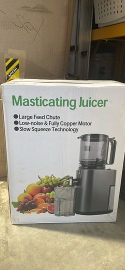 Masticating Juicer with Large Feed Chute