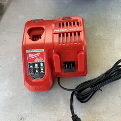 Milwakee. Rapid Charger 