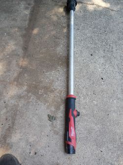 Milwaukee M12 extractor de agua  2579_20   biene  con una pila