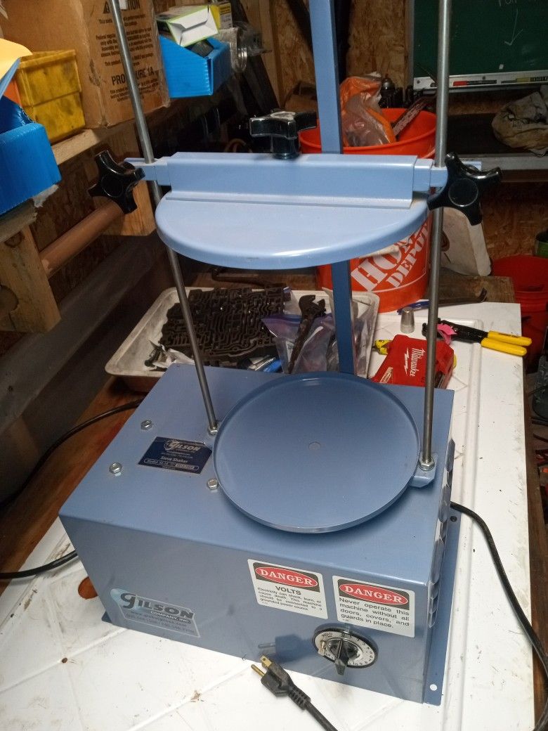 GILSON SIEVE SHAKER - MODEL SS-15. -. Used But In Like New Shape
