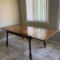 Extendable Solid Wood Table – Expands to 7ft – $75 OBO