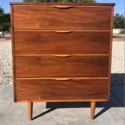 Mid Century Modern Tall Dresser
This is a mid century modern tall dresser Chest