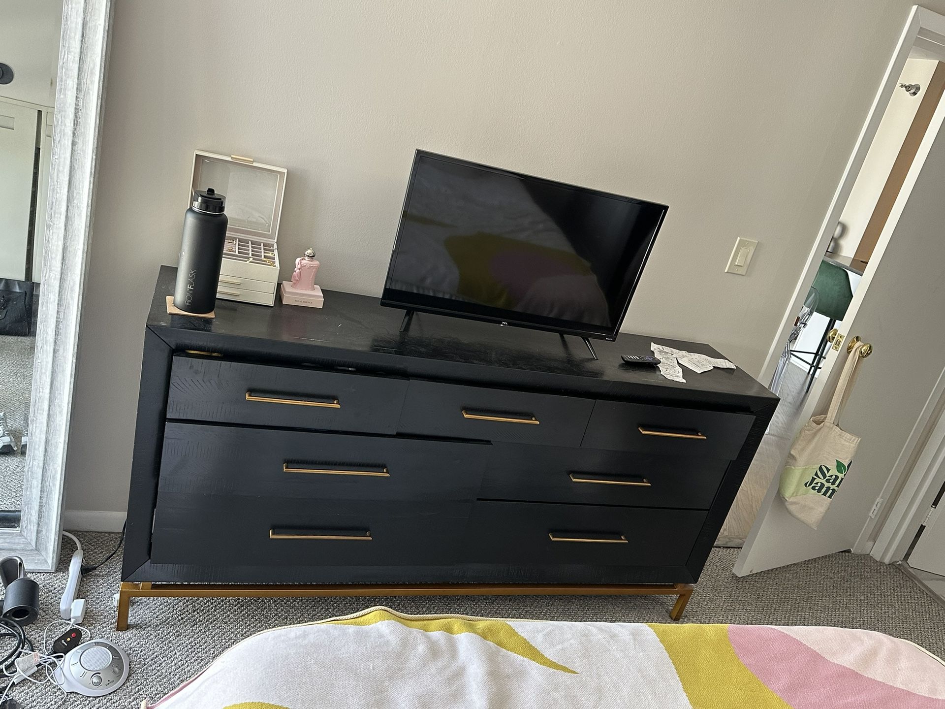 Dresser (70 x 35 x 16)