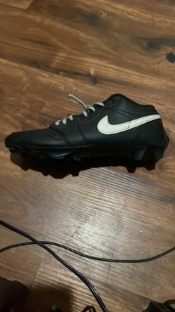Jordan low cleats