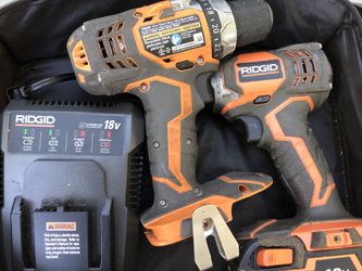 Impact and drill with battery and charger and bag
