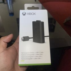 Microsoft - Rechargeable Battery + USB-C Cable for Xbox Series X and Xbox Series S - Black