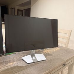 Monitor And Docking Station 