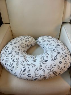 Boppy feeding support pillow