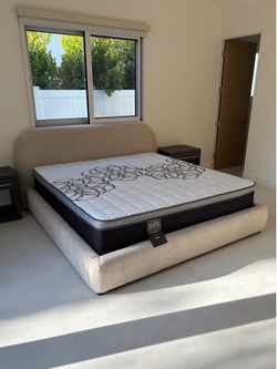 •  Elite Bamboo Luxe king  12” pillow top.      New mattress in a plastic sealed.     We offer same day delivery  Venta de colchones  ☎️📲call or Tex