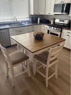 Kitchen table with 4 chairs.