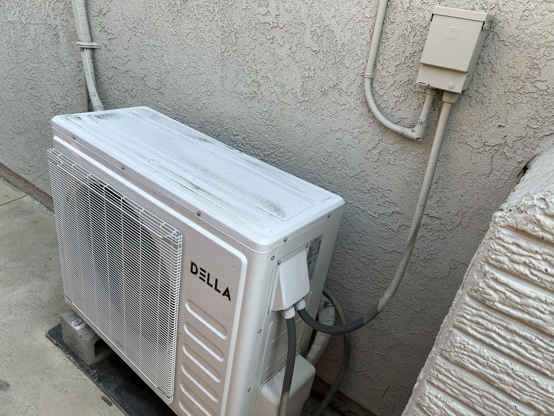 Della Mini Split