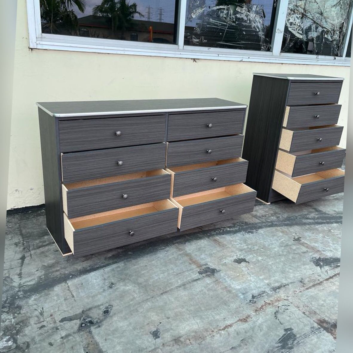 Set Dresser