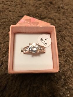 Women's 18 kt gold plated diamond cubic zirconia wedding engagement wedding ring size 7