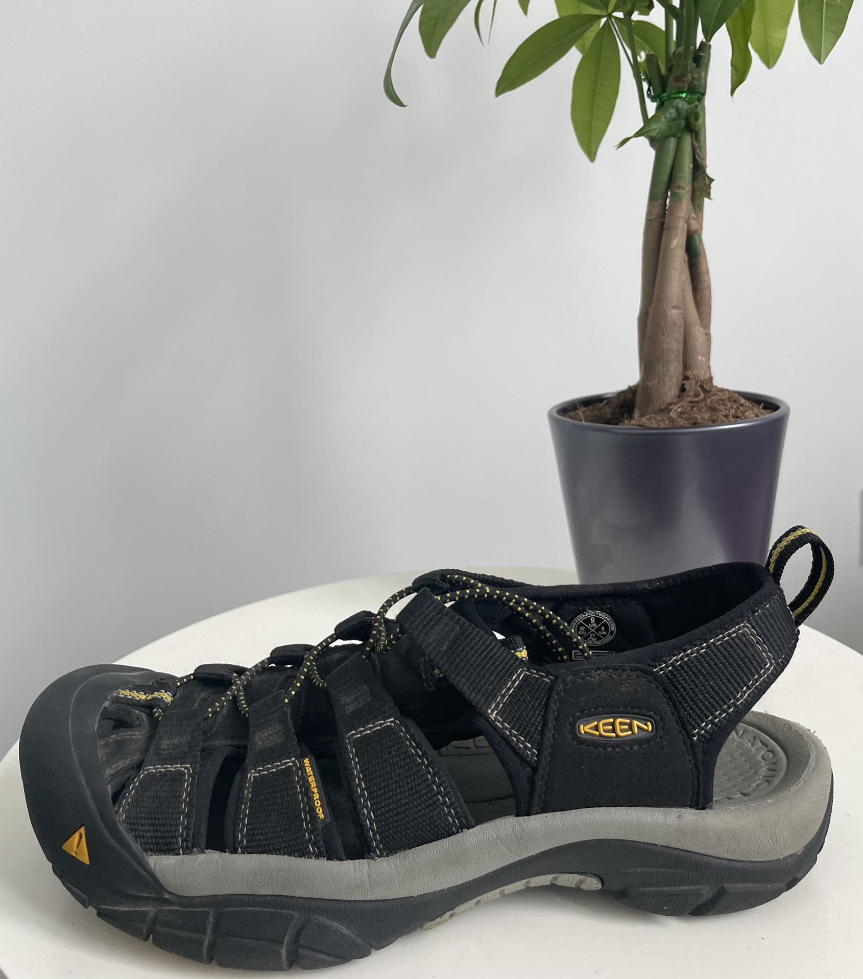 KEEN Newport H2 Waterproof Hiking Sandals Black 1001907 | Men 9