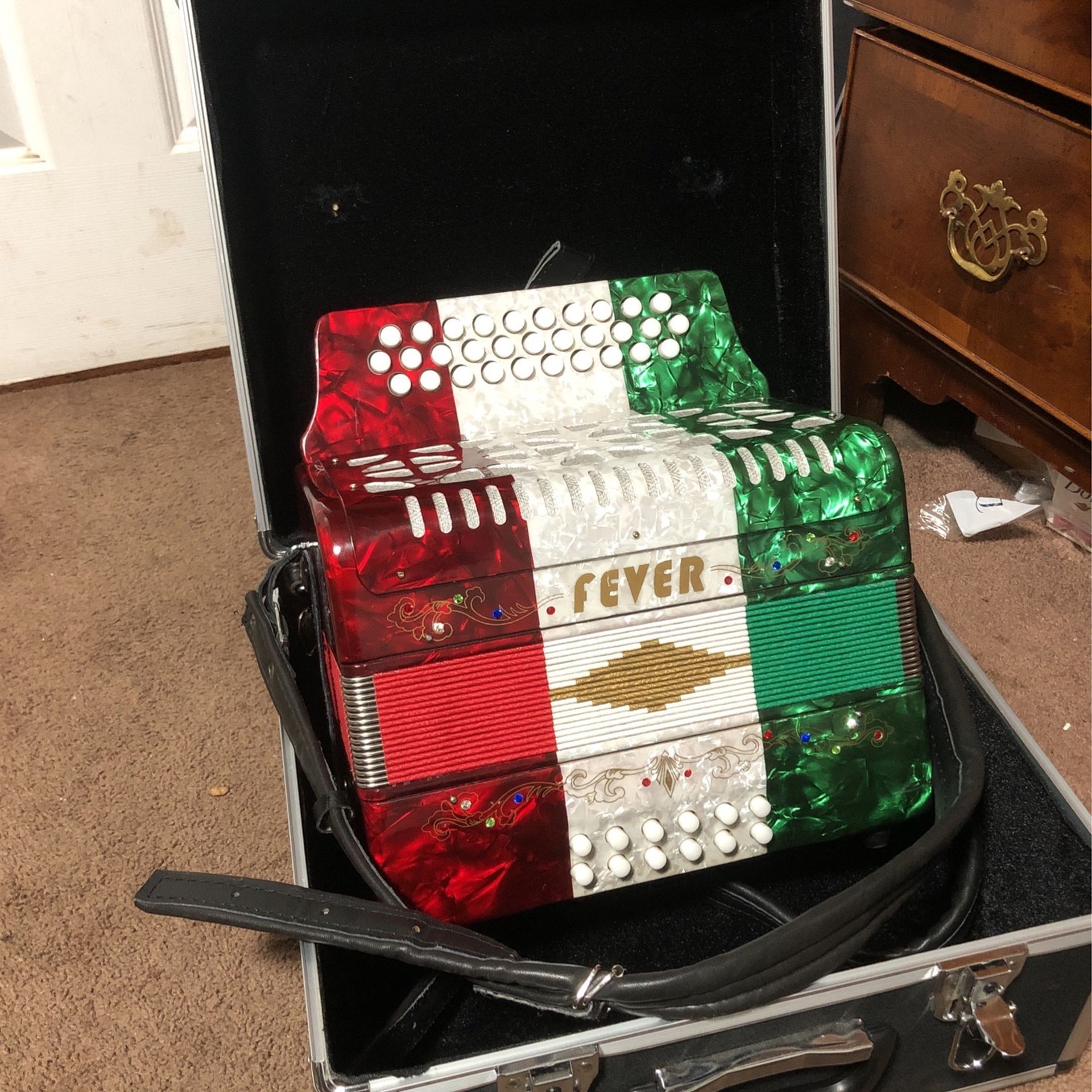 Fever Accordion/ Acordeon
