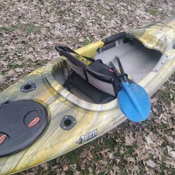 8' Fishing Kayak Great Condition 