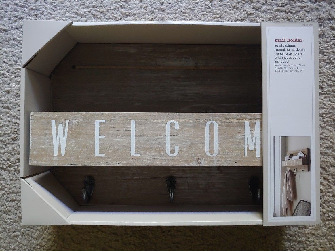 Mail holder wall decor