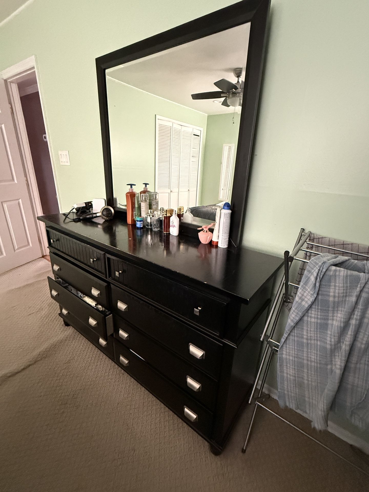 Mirror And Dresser Black Color