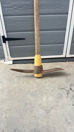 Pick axe