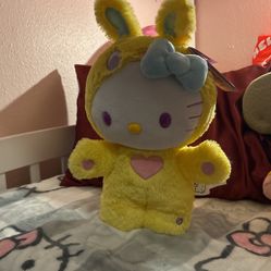 Sanrio Hello Kitty Greeter