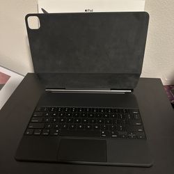 iPad Magic Keyboard 13