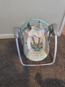 Portable baby swing