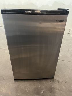 Conserv CREF26SS Compact Refrigerator