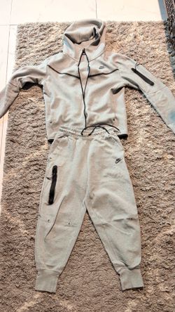 Nike tech set