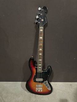 Sunburst 4-String Electric Bass Guitar