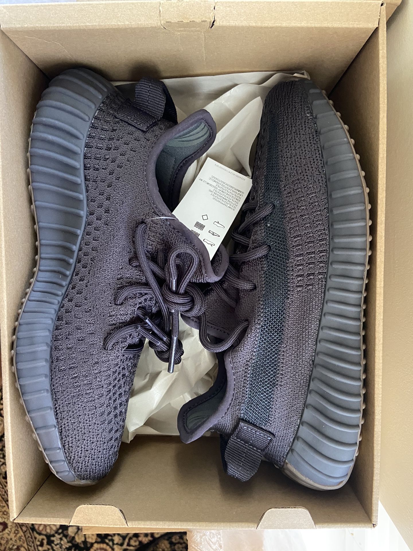 Yeezy Boost 350 V2 Cinder size 6