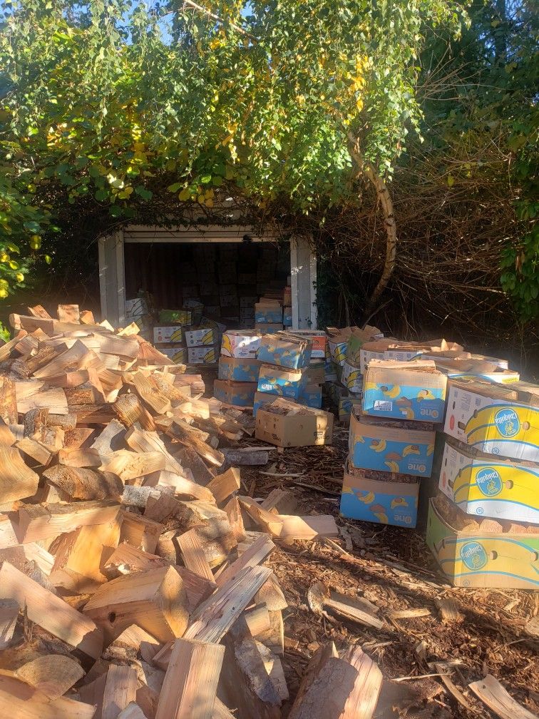 Firewood Bundles In A Banana Box Double A Store Bundle Clean And Ready To Burn 🔥