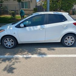 2014 Mazda 2