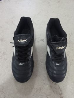 Soccer cleats