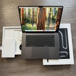 MacBook Pro 16" M3 pro chip 18gb/512gb