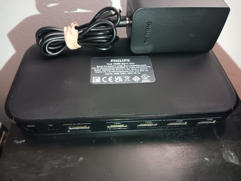 Philips Hue Play HDMI Sync Box 4K (contact info removed)758 w/ Power Cord (Black)