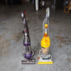 Dyson D25 Vacuum 