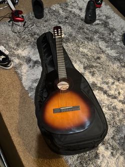 Sunlite Guitar w Case