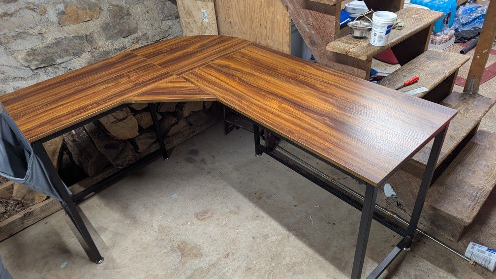 Corner Desk