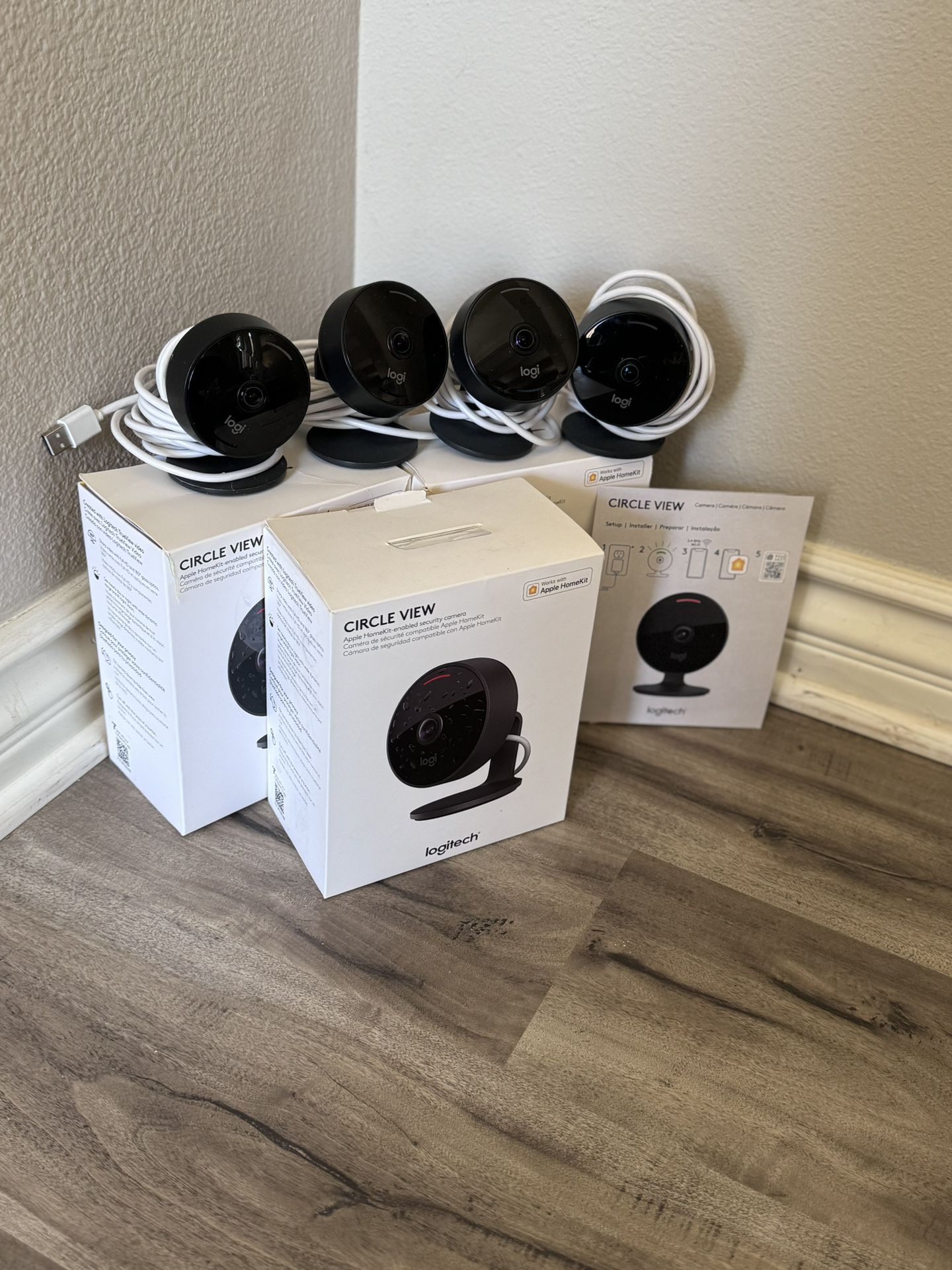 4 Logitech 360 Circle View Cameras + Apple TV