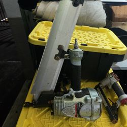 Hitachi NR90AE(S1) 3-1/2" Framing Nailer
​$100
​