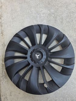 TESLA WHEEL COVER VERY GOOD CONDITION