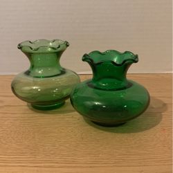 Anchor Hocking Style Forest Green Glass Small Ruffled Edge Vase  3+ inches