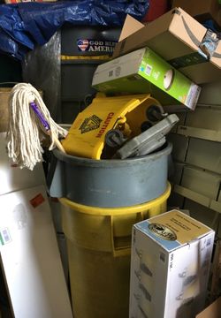 45 gallon janitor Trash can with dolly