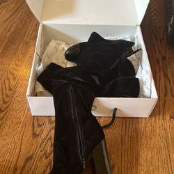 Guess Women Boots Size 7