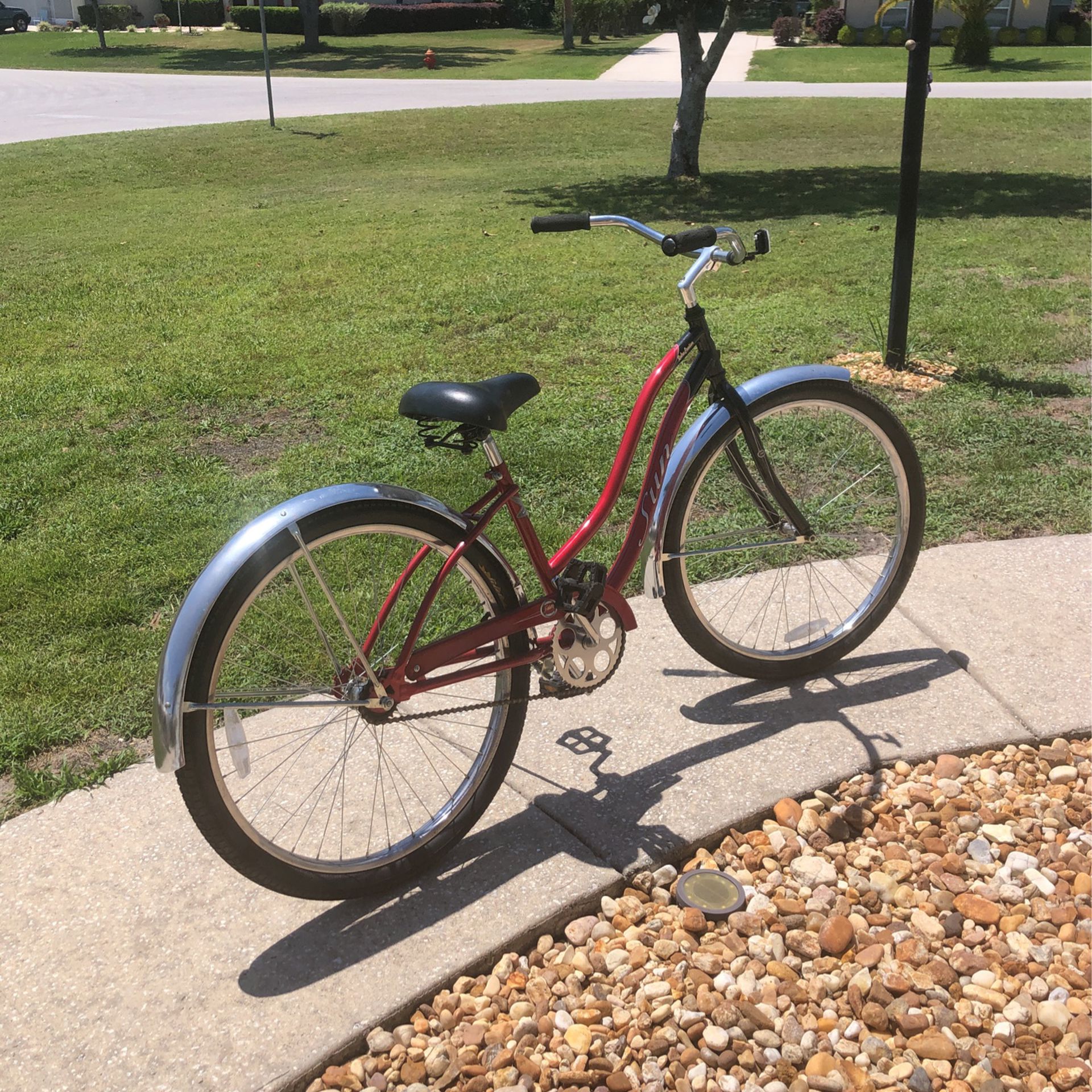 Sun Cruiser Bike With Rear Brakes In Excellent Condition 
