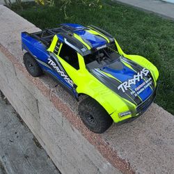 Traxxas Mini Slash Brushless 4X4 Stadium Truck