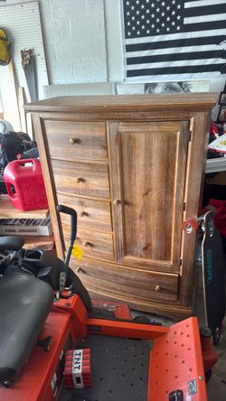 Dresser!